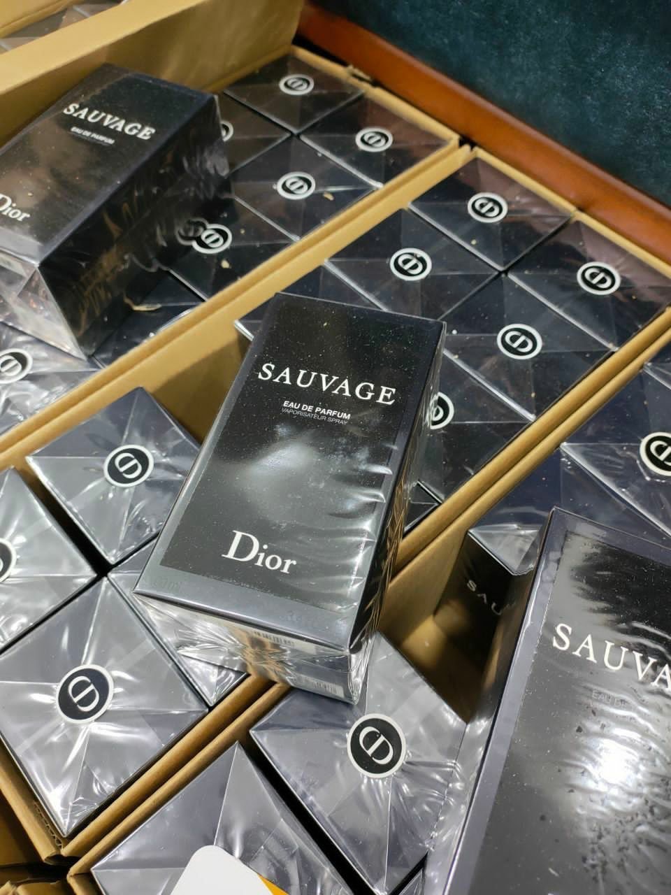 Authentic Perfume & Cologne Liquidation Pallet Authentic Perfume & Cologne Liquidation Pallet