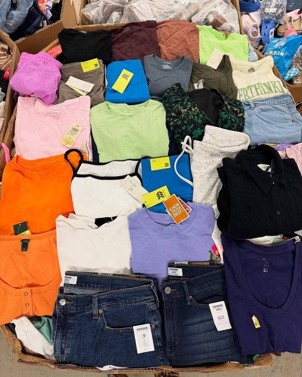 Target Women’s Clothing Liquidation Pallet – Est. 130–210 Pieces – photo 2 Target Women’s Clothing Liquidation Pallet – Est. 130–210 Pieces – photo 2