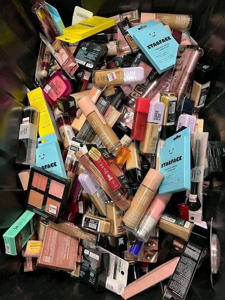 Makeup & Beauty Products Liquidation Pallet – Est. 530–830 Pieces – photo 3 Makeup & Beauty Products Liquidation Pallet – Est. 530–830 Pieces – photo 3