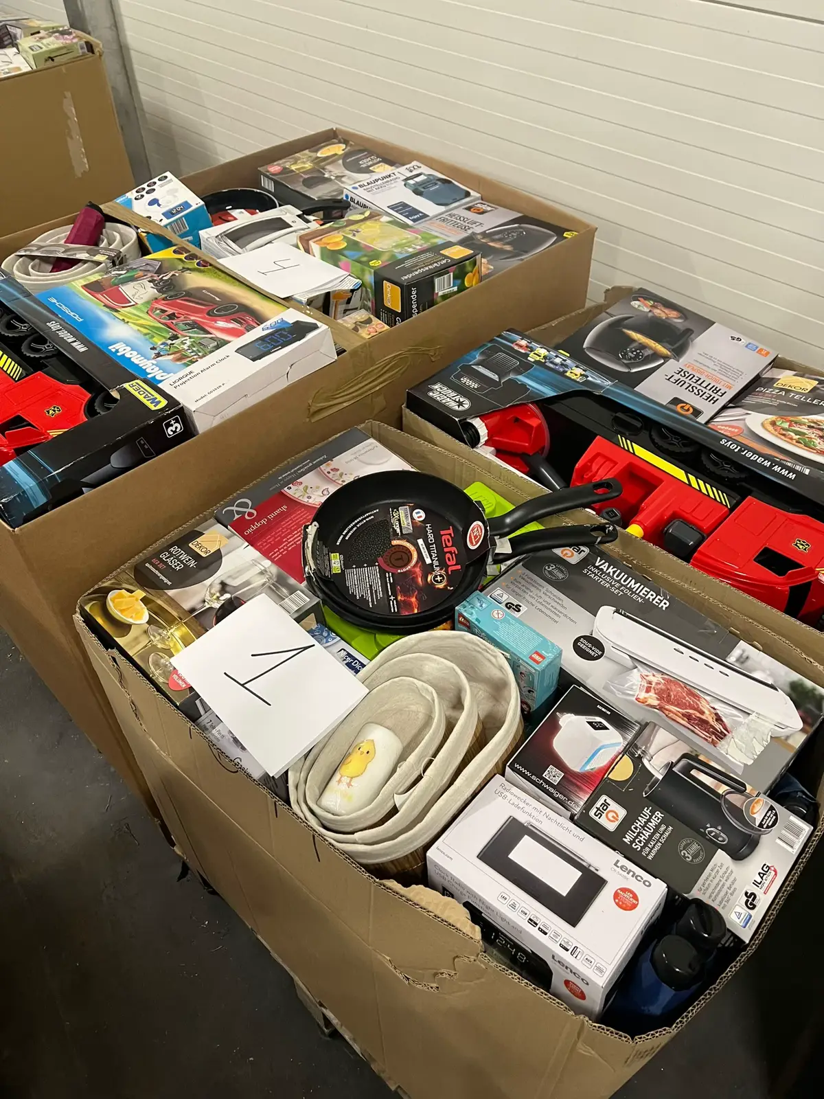 200-Unit Kitchen Appliance Pallet (Assorted Small Appliances Lot) Liquidation Load – photo 6 200-Unit Kitchen Appliance Pallet (Assorted Small Appliances Lot) Liquidation Load – photo 6