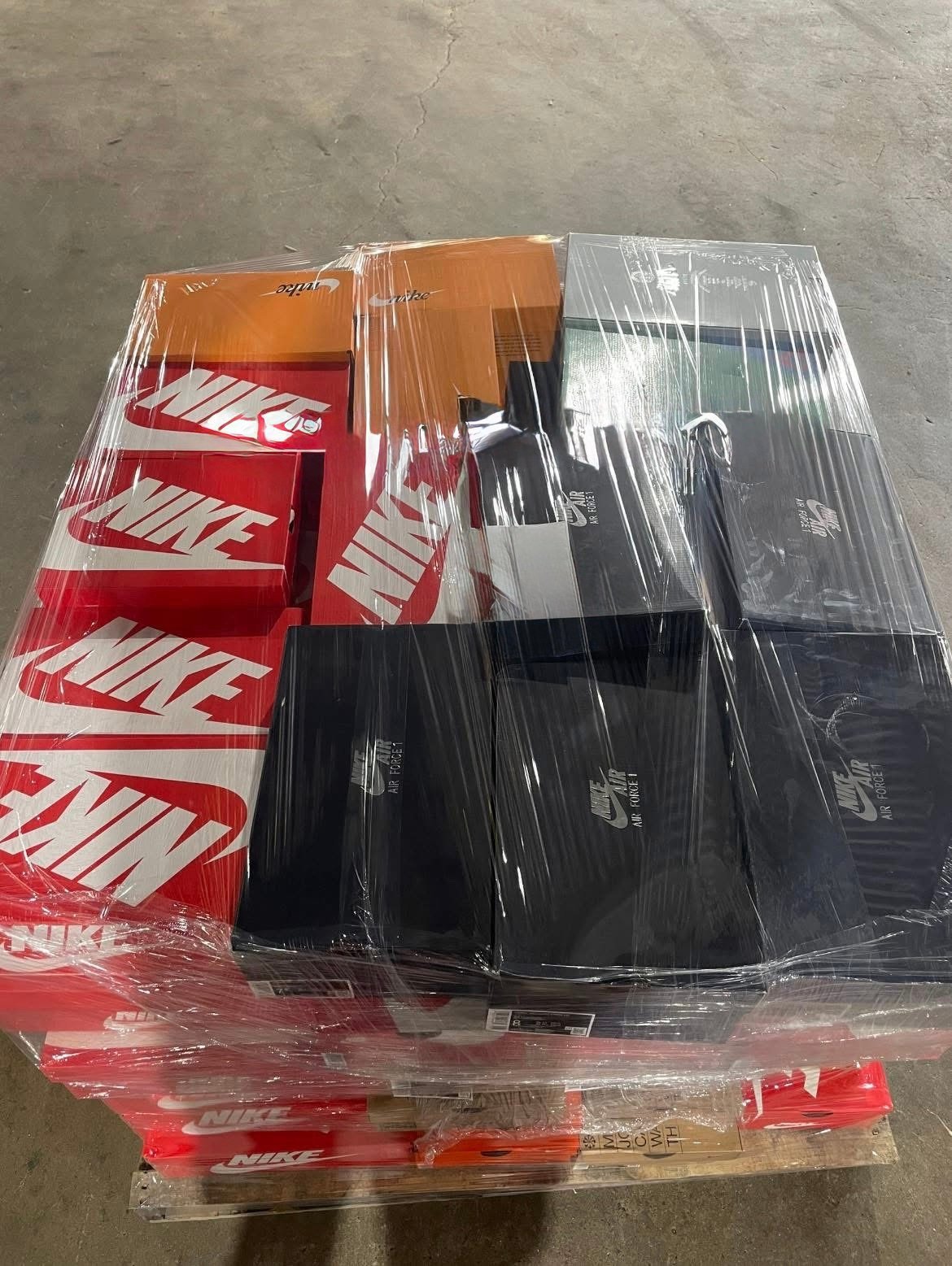 Nike Sneaker Pallet – 130 Authentic Boxed Pairs Nike Sneaker Pallet – 130 Authentic Boxed Pairs