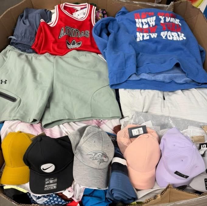 DSG Clothing Pallet | 900-Piece Dick’s Sporting Goods Apparel Overstock DSG Clothing Pallet | 900-Piece Dick’s Sporting Goods Apparel Overstock