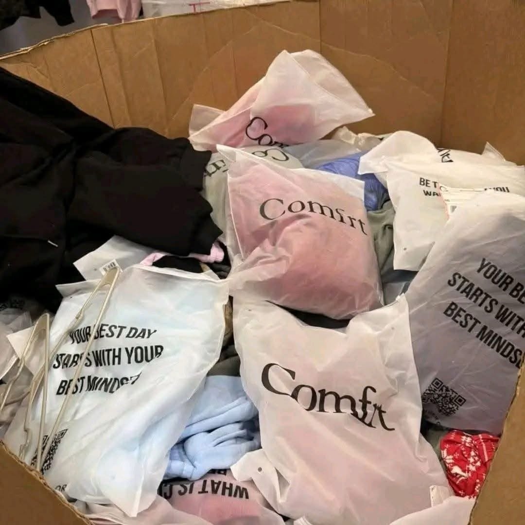 Comfrt Clothing Pallet – Mixed Adult Sizes (400 Pieces) Comfrt Clothing Pallet – Mixed Adult Sizes (400 Pieces)