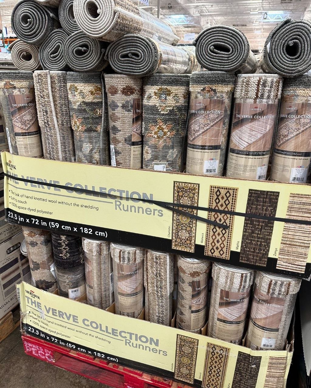 Wholesale Rugs Carpet Pallet — Assorted Area Rugs, Runners & Mats Lot Wholesale Rugs Carpet Pallet — Assorted Area Rugs, Runners & Mats Lot