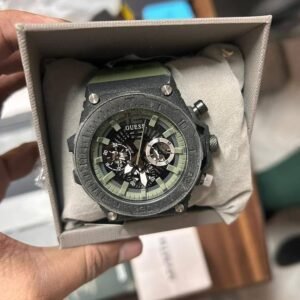 Casual Watch Wholesale Pallet — 200-Piece Assorted Fashion & Quartz Lot