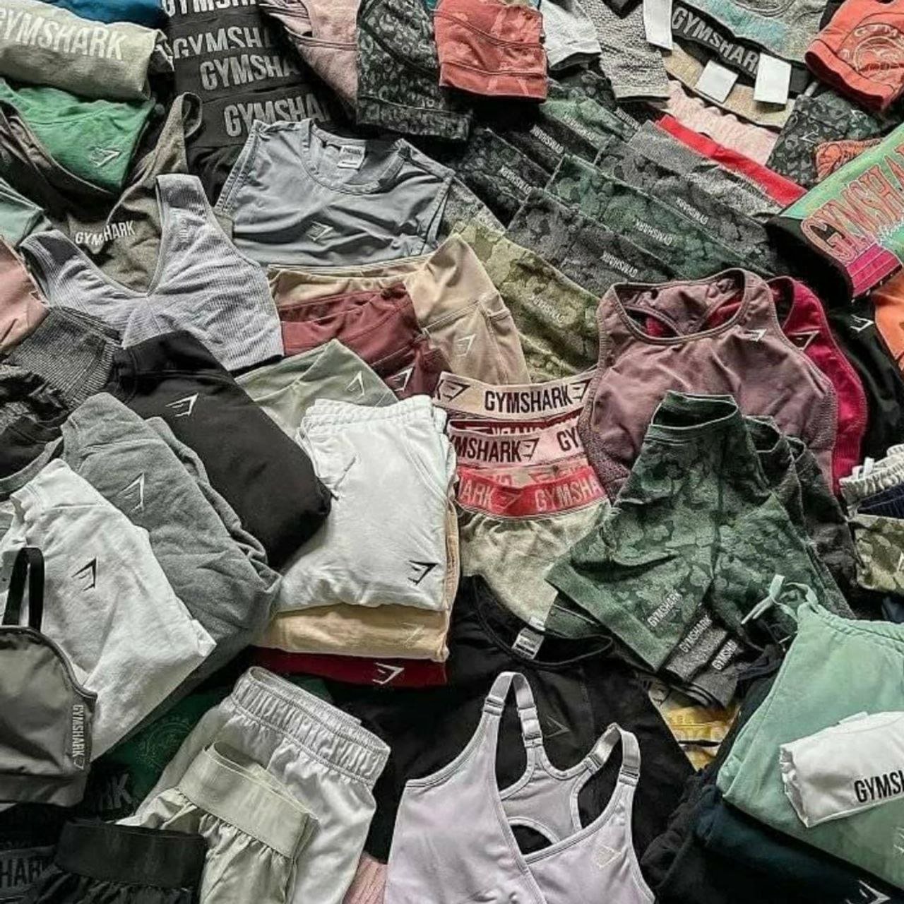 Gymshark Wholesale Pallet – 100 Units of Authentic Activewear Gymshark Wholesale Pallet – 100 Units of Authentic Activewear