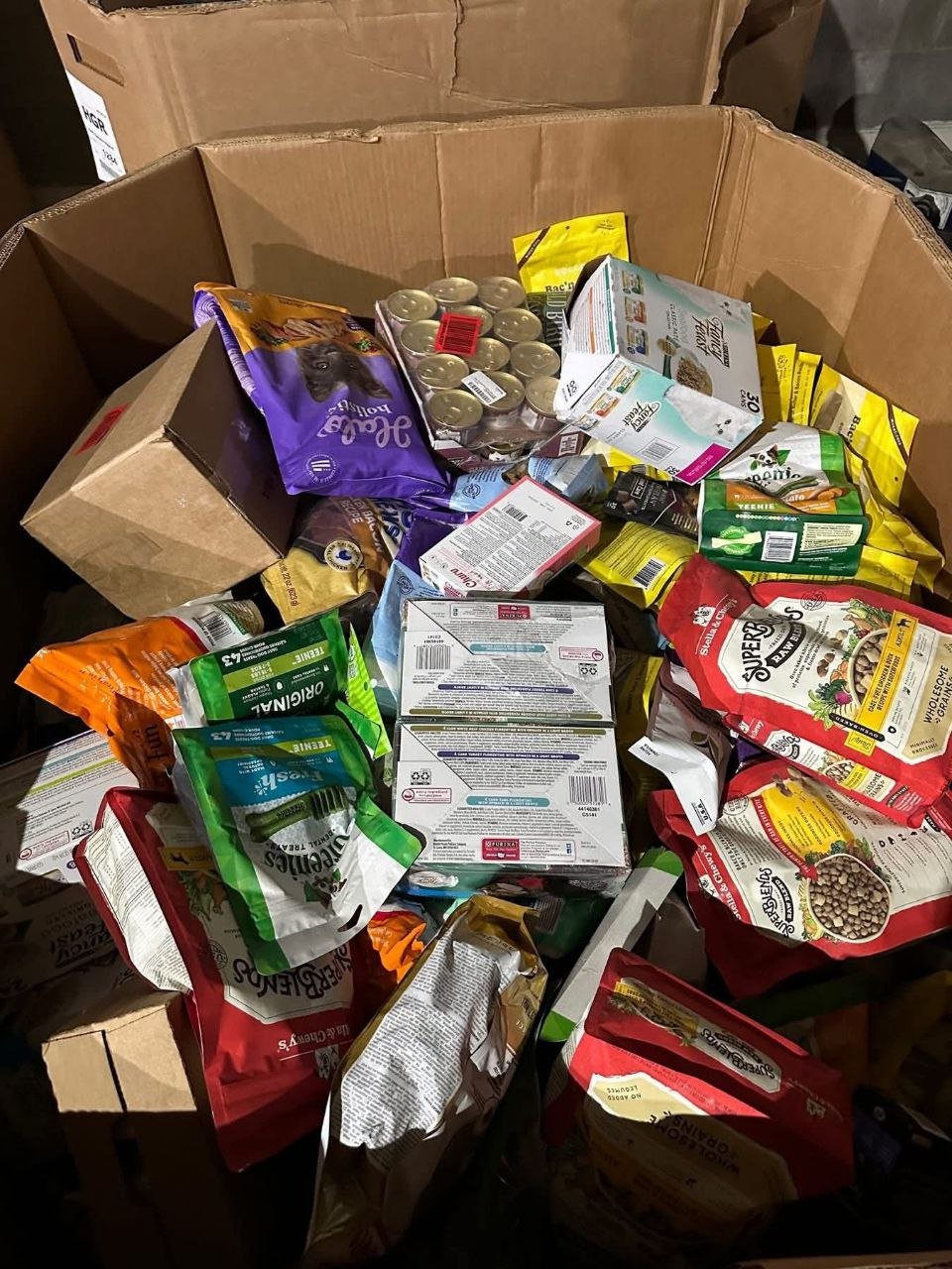 Wholesale Cat Food Pallet – 45 Bags of Overstock for Resale Wholesale Cat Food Pallet – 45 Bags of Overstock for Resale