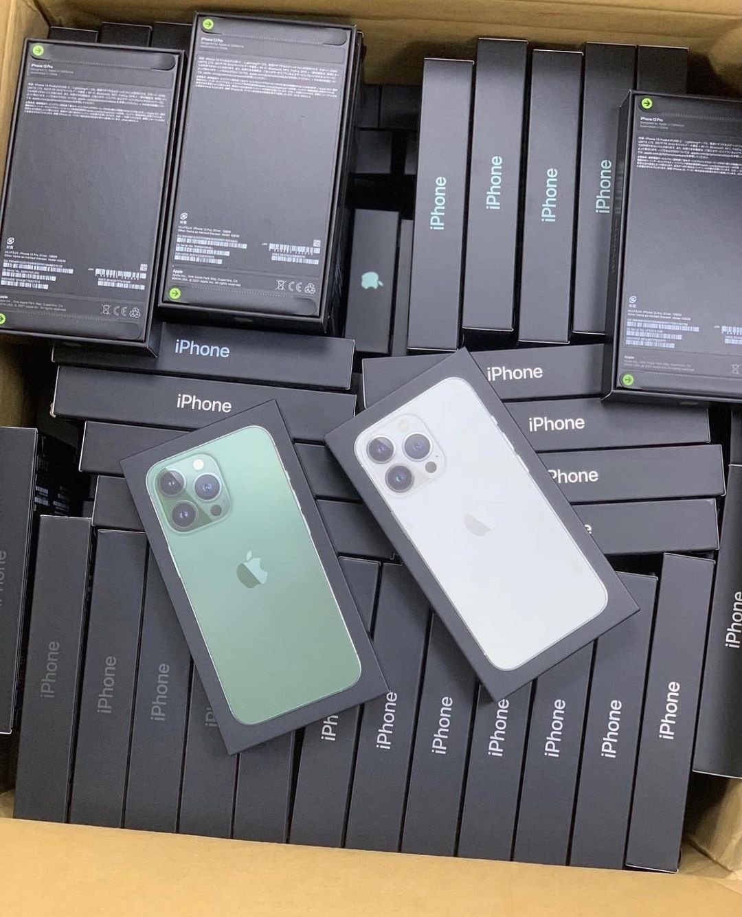 iPhone 13 Pro Max Pallet – Wholesale Apple Phone Liquidation Lot (80 IPhones ) iPhone 13 Pro Max Pallet – Wholesale Apple Phone Liquidation Lot (80 IPhones )