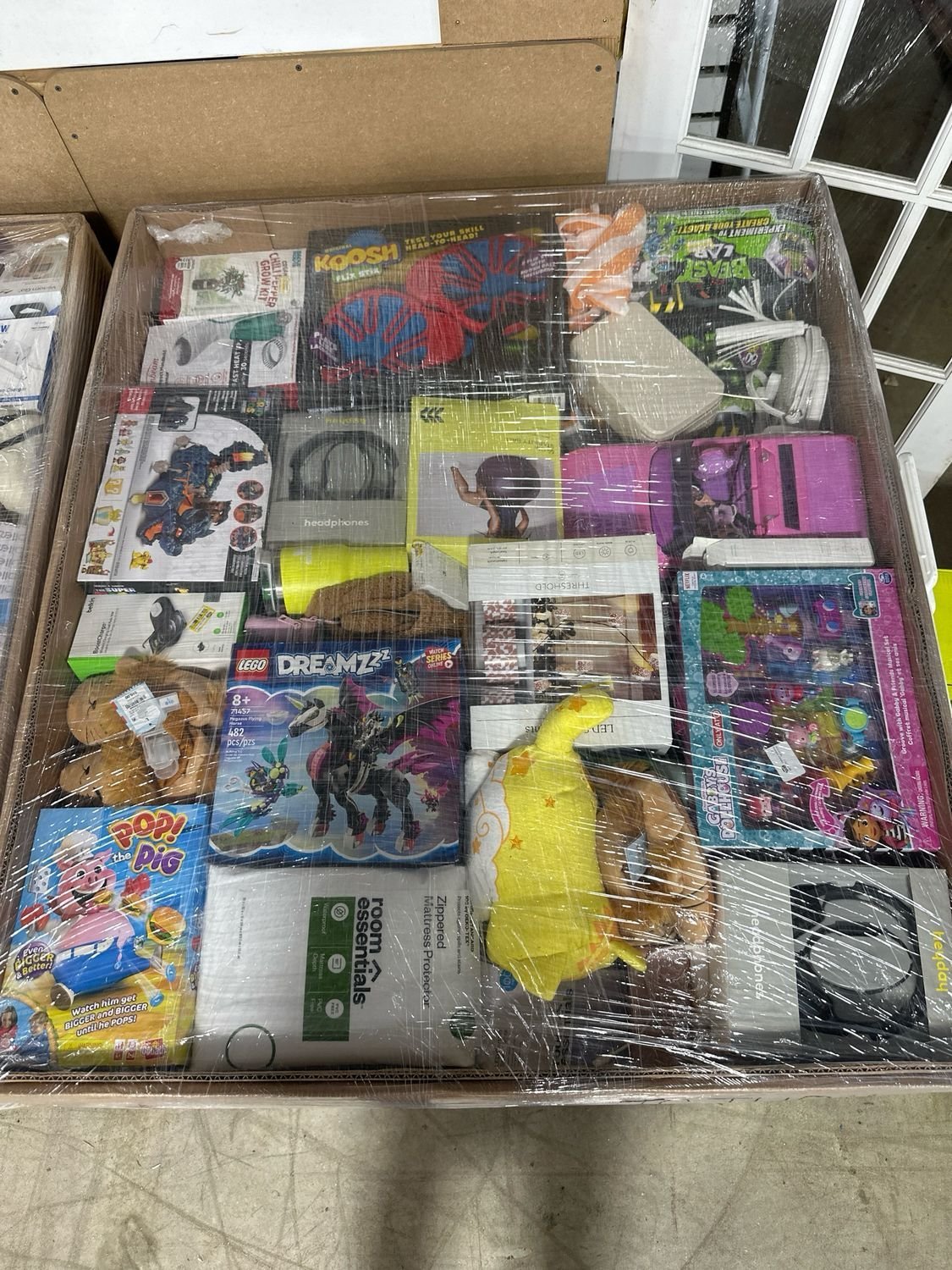Wholesale General Merchandise Reseller Pallet — Mixed Overstock & Returns Load Wholesale General Merchandise Reseller Pallet — Mixed Overstock & Returns Load