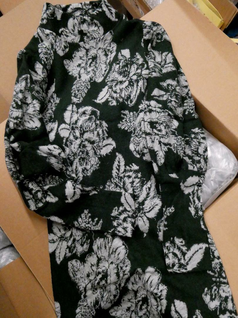 Free People Clothing Pallet — Wholesale Boho Apparel Lot Free People Clothing Pallet — Wholesale Boho Apparel Lot