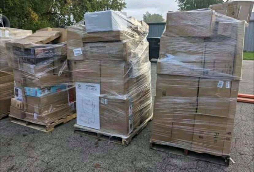 Amazon Customer Returns – 6ft Mediums Pallet – Est. 170–270 Units – photo 4 Amazon Customer Returns – 6ft Mediums Pallet – Est. 170–270 Units – photo 4