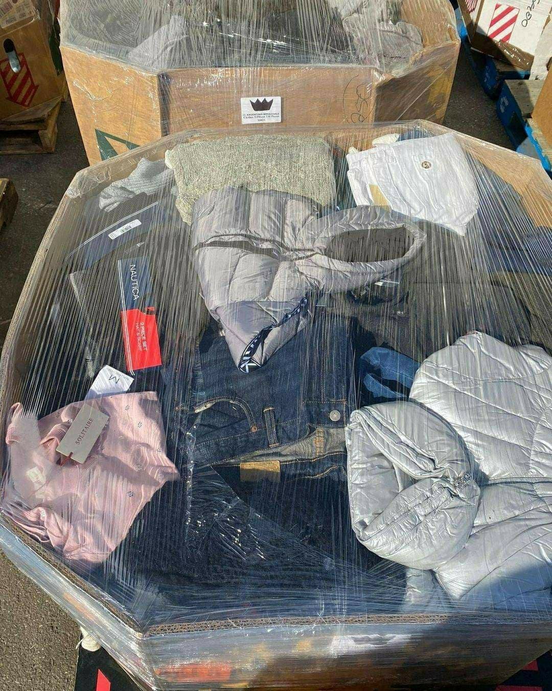Kid’s Mixed Clothing Pallet – Est. 580–910 Pieces – photo 2 Kid’s Mixed Clothing Pallet – Est. 580–910 Pieces – photo 2