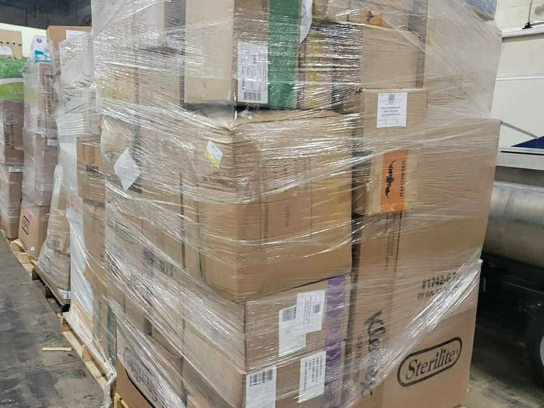 Amazon Customer Returns – 6ft Mediums Pallet – Est. 170–270 Units – photo 3 Amazon Customer Returns – 6ft Mediums Pallet – Est. 170–270 Units – photo 3