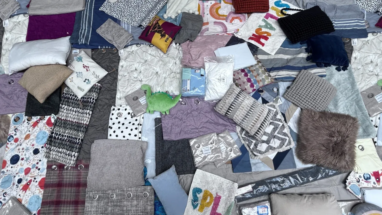 Mixed Bedding & Textiles Pallet Mixed Bedding & Textiles Pallet