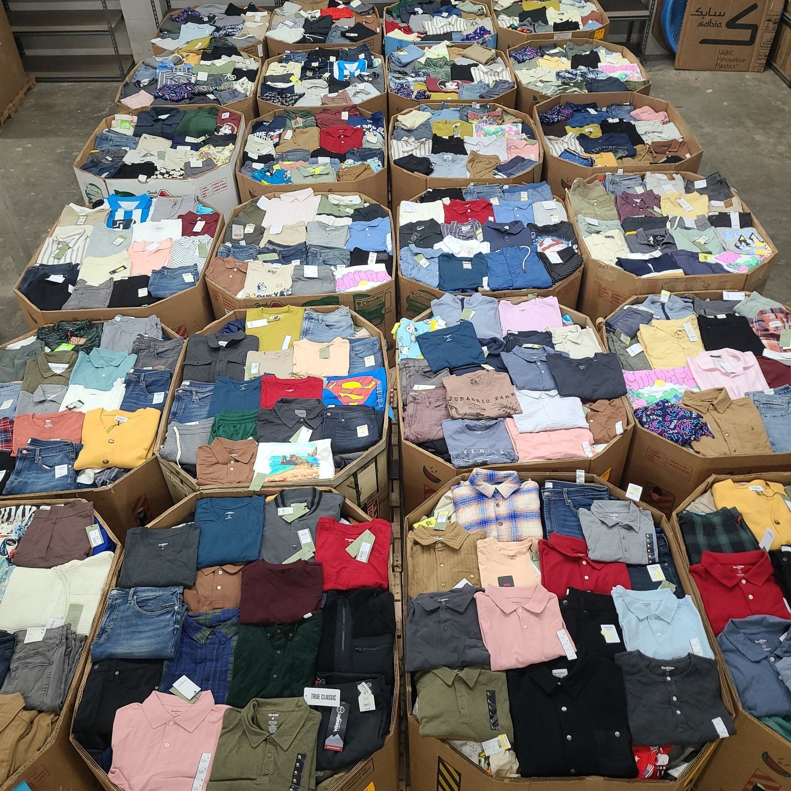 Target Men’s Clothing Pallet (350-400 Pieces) Target men s - Target Men’s Clothing Pallet (350-400 Pieces)