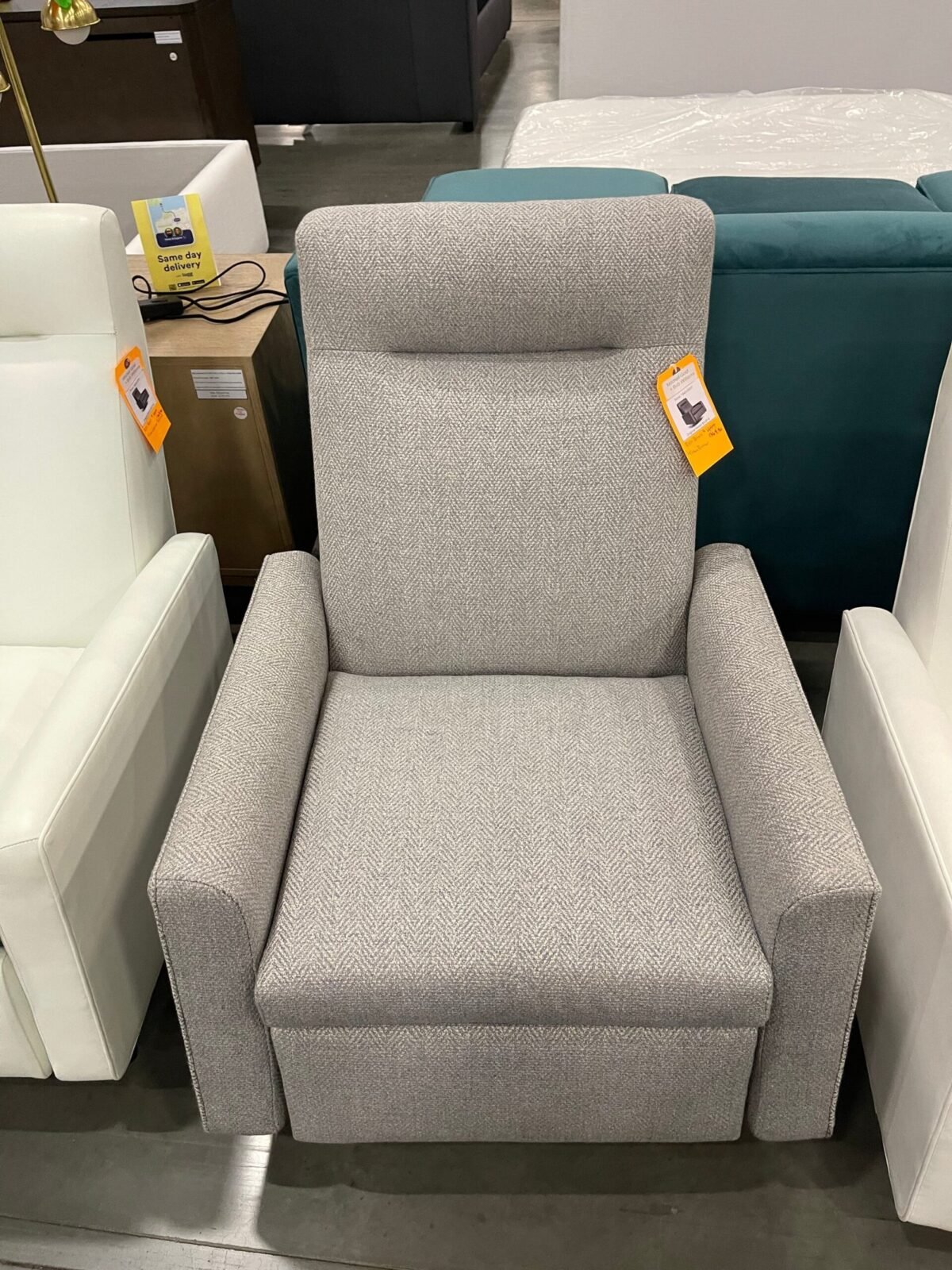Mitchell Gold + Bob Williams Recliner Pallets Mitchell Gold + Bob Williams Recliner Pallets