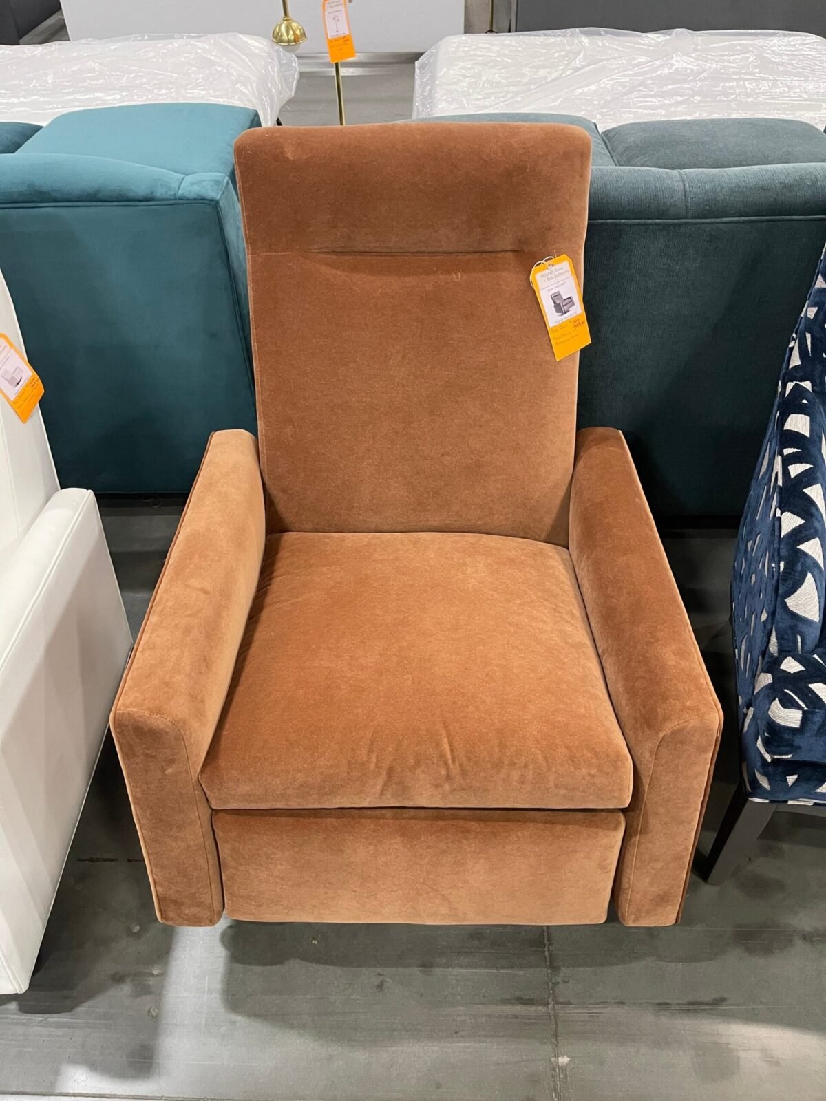 Mitchell Gold Bob Williams Recliner – Save Big Today Pallet Mitchell Gold Bob Williams Recliner – Save Big Today Pallet