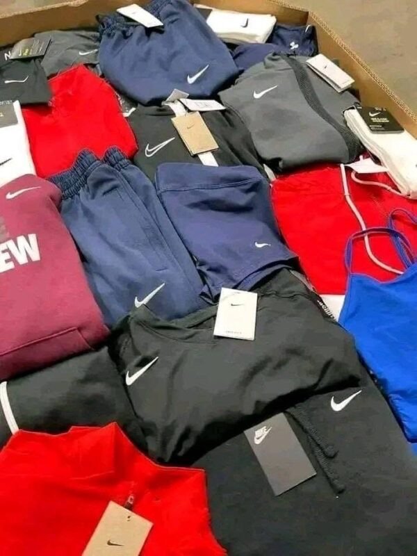 Nike Clothing Pallet | Approx. 1,000 Pieces of Wholesale Nike Apparel – photo 2 Nike Clothing Pallet | Approx. 1,000 Pieces of Wholesale Nike Apparel – photo 2