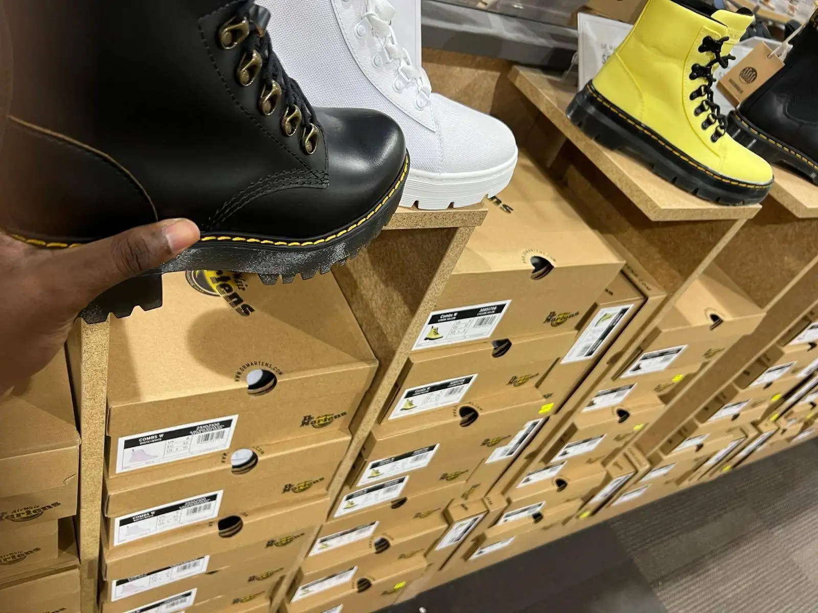 Dr. Martens Work Boots -Pallets Dr martens work boots - Dr. Martens Work Boots -Pallets