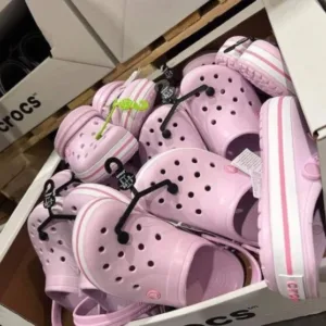 Wholesale Crocs Liquidation Pallets – 100-500+ Pairs Mixed Styles & Sizes