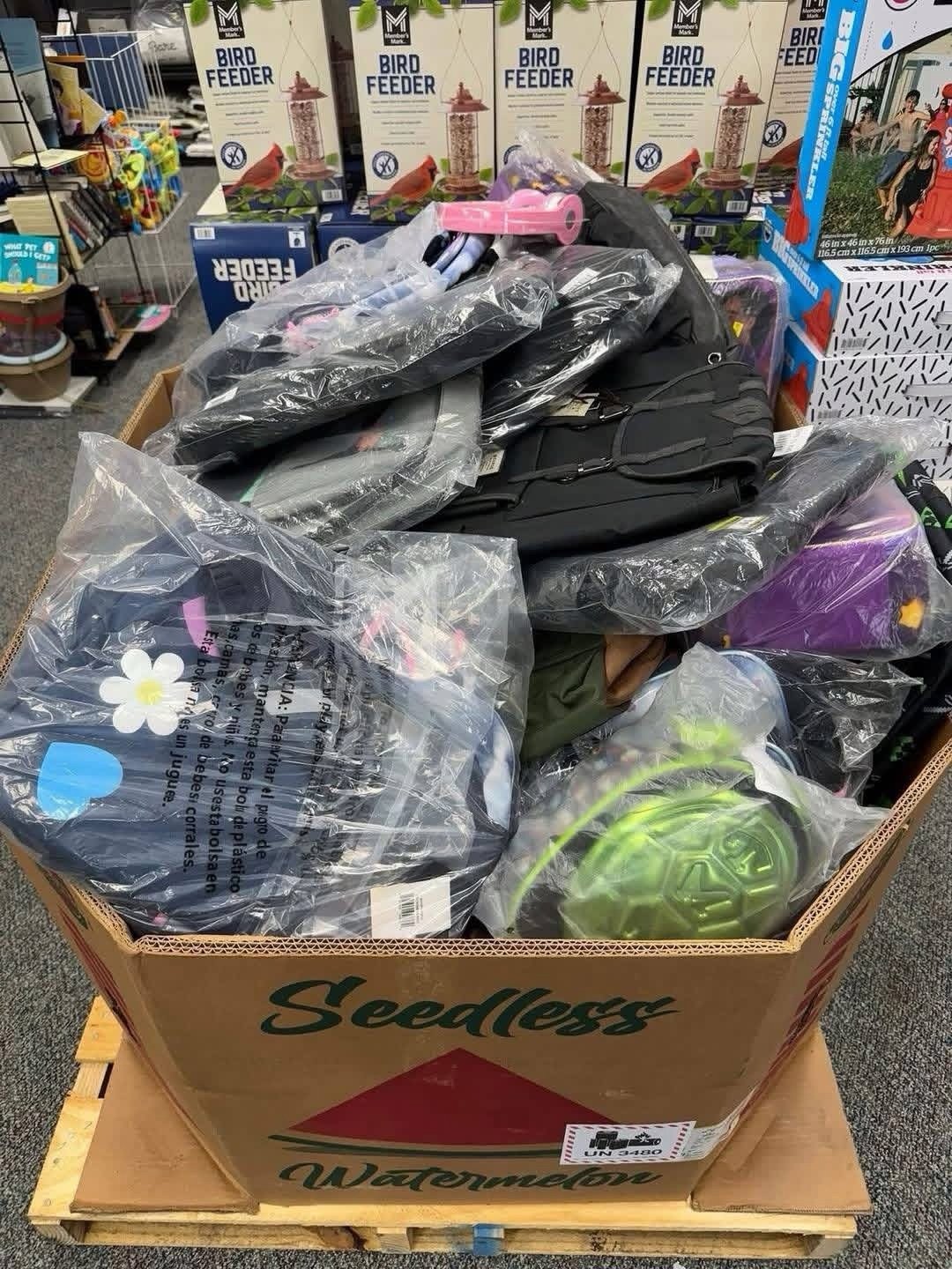 Wholesale School Bags Pallet – Est. 220–350 Pieces – photo 3 Wholesale School Bags Pallet – Est. 220–350 Pieces – photo 3