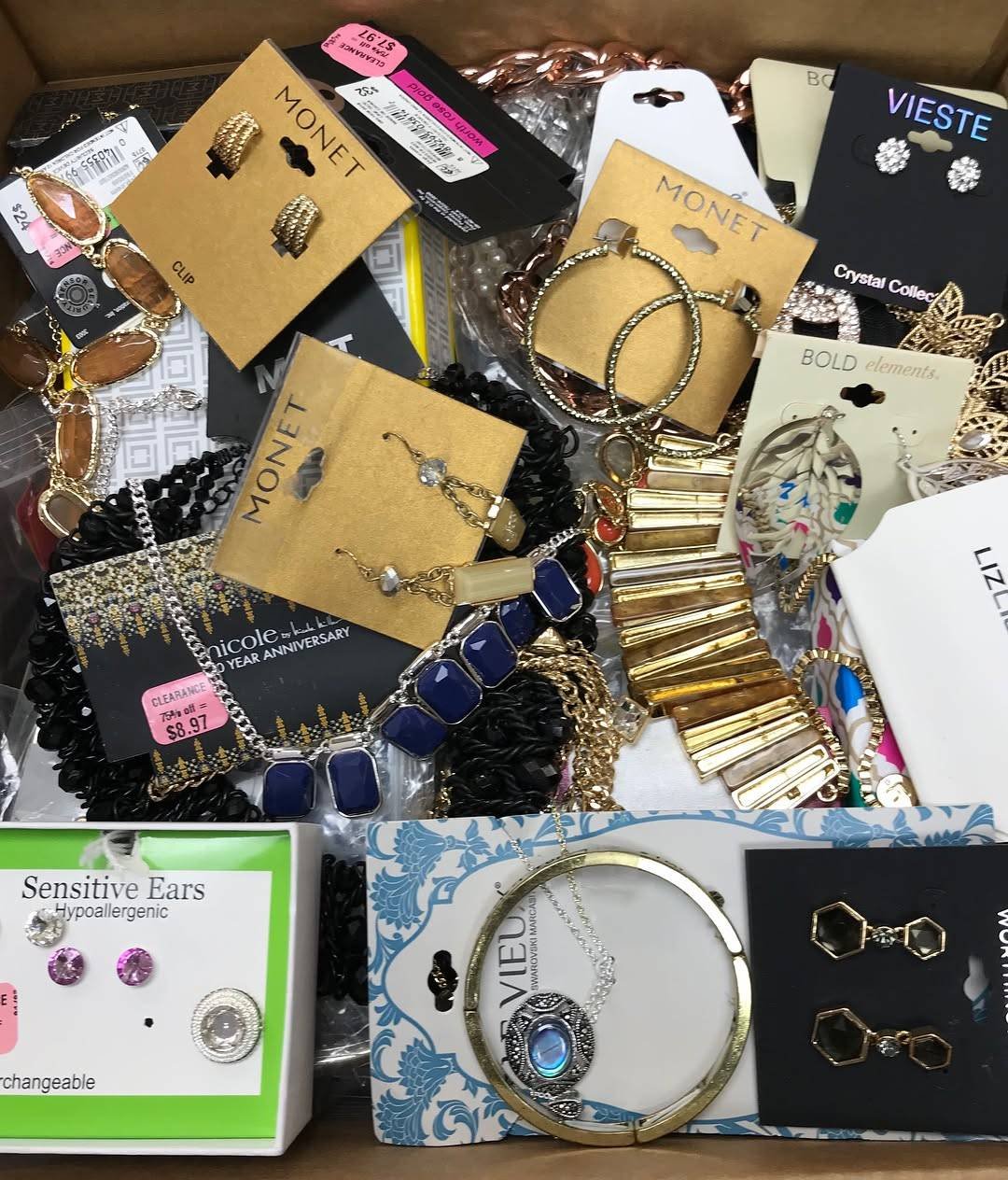 Brand New Jewelry Pallet – Est. 390–610 Pieces – photo 2 Brand New Jewelry Pallet – Est. 390–610 Pieces – photo 2