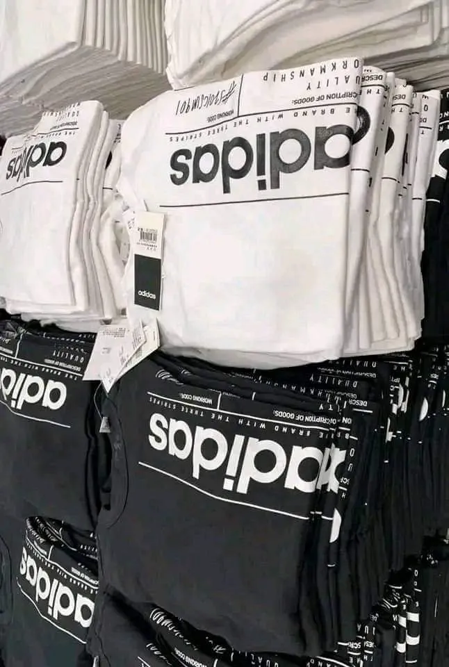 Wholesale Adidas Tracksuits – Est. 110–170 Pieces – photo 1 Wholesale Adidas Tracksuits – Est. 110–170 Pieces – photo 1