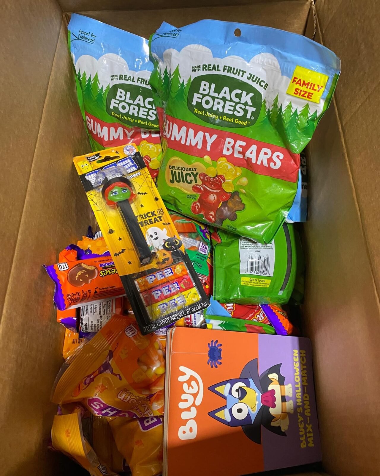 Wholesale Candy Pallets – Est. 240–380 Units – photo 1 Wholesale Candy Pallets – Est. 240–380 Units – photo 1