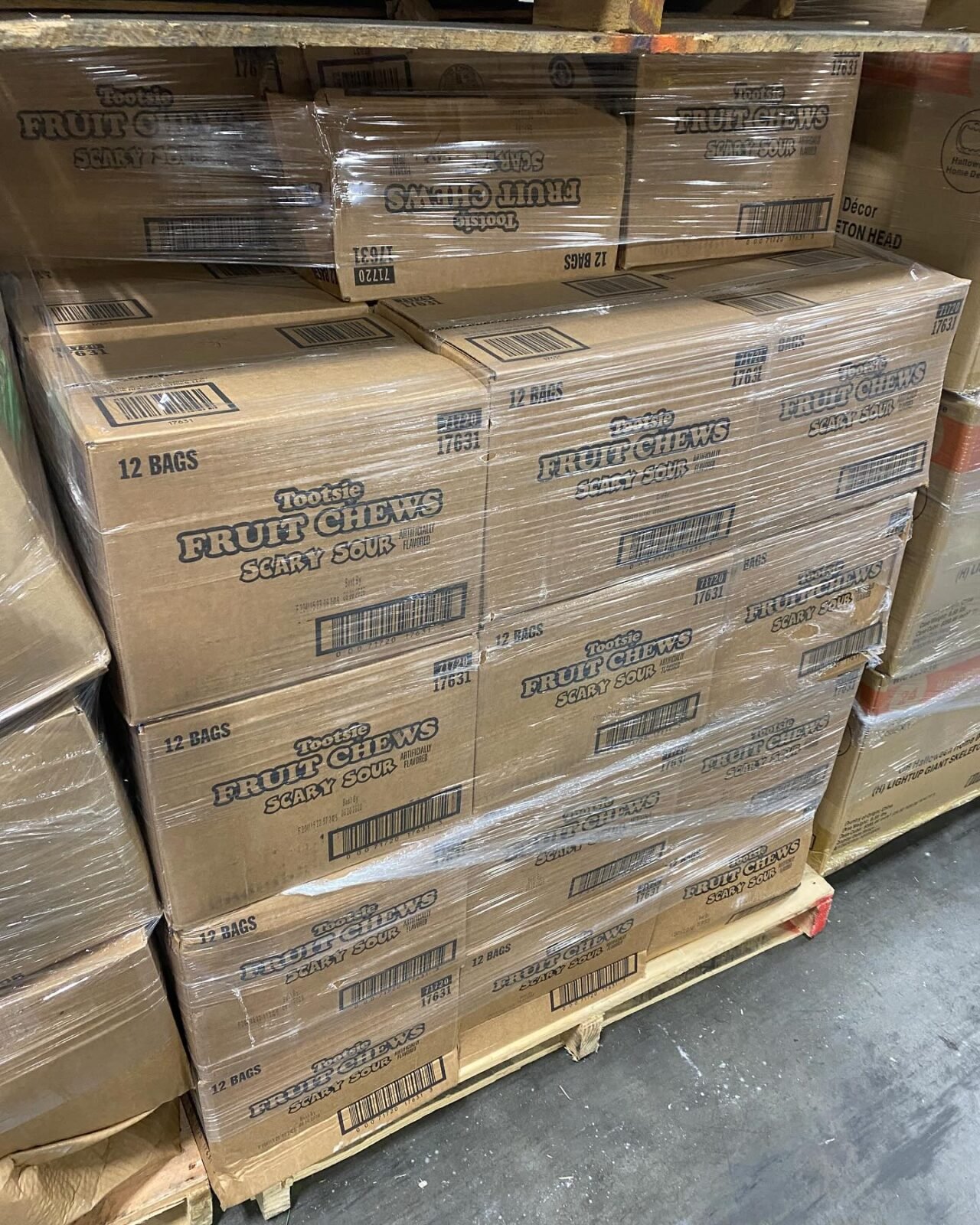 Wholesale Candy Pallets – Est. 240–380 Units – photo 3 Wholesale Candy Pallets – Est. 240–380 Units – photo 3