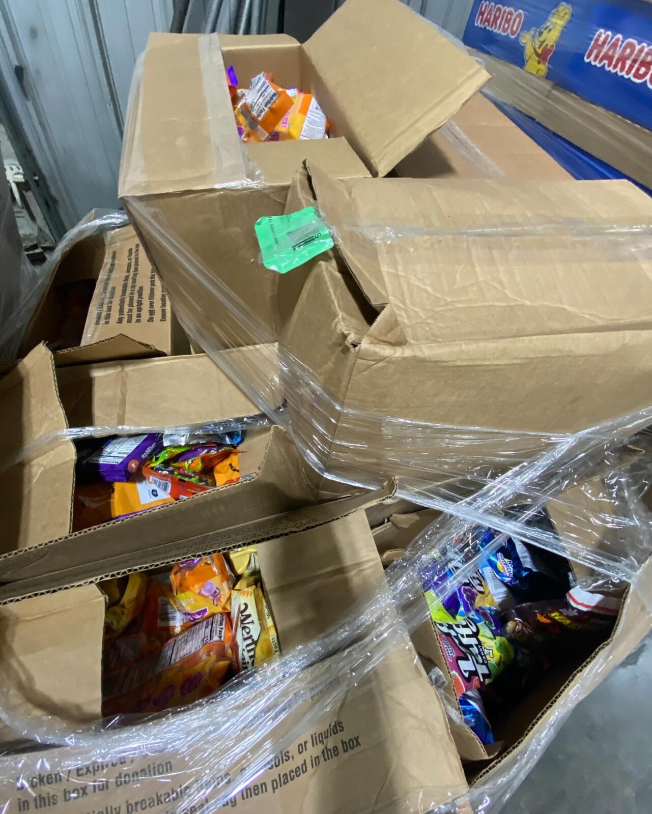 Wholesale Candy Pallets – Est. 240–380 Units – photo 2 Wholesale Candy Pallets – Est. 240–380 Units – photo 2