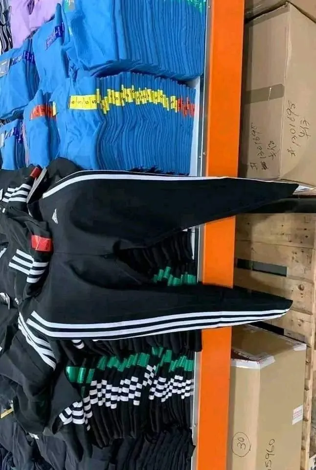 Wholesale Adidas Tracksuits – Est. 110–170 Pieces – photo 2 Wholesale Adidas Tracksuits – Est. 110–170 Pieces – photo 2